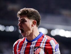 Julian Alvarez Masih Ngotot ke Barcelona, Atletico Madrid Tolak Negosiasi!
